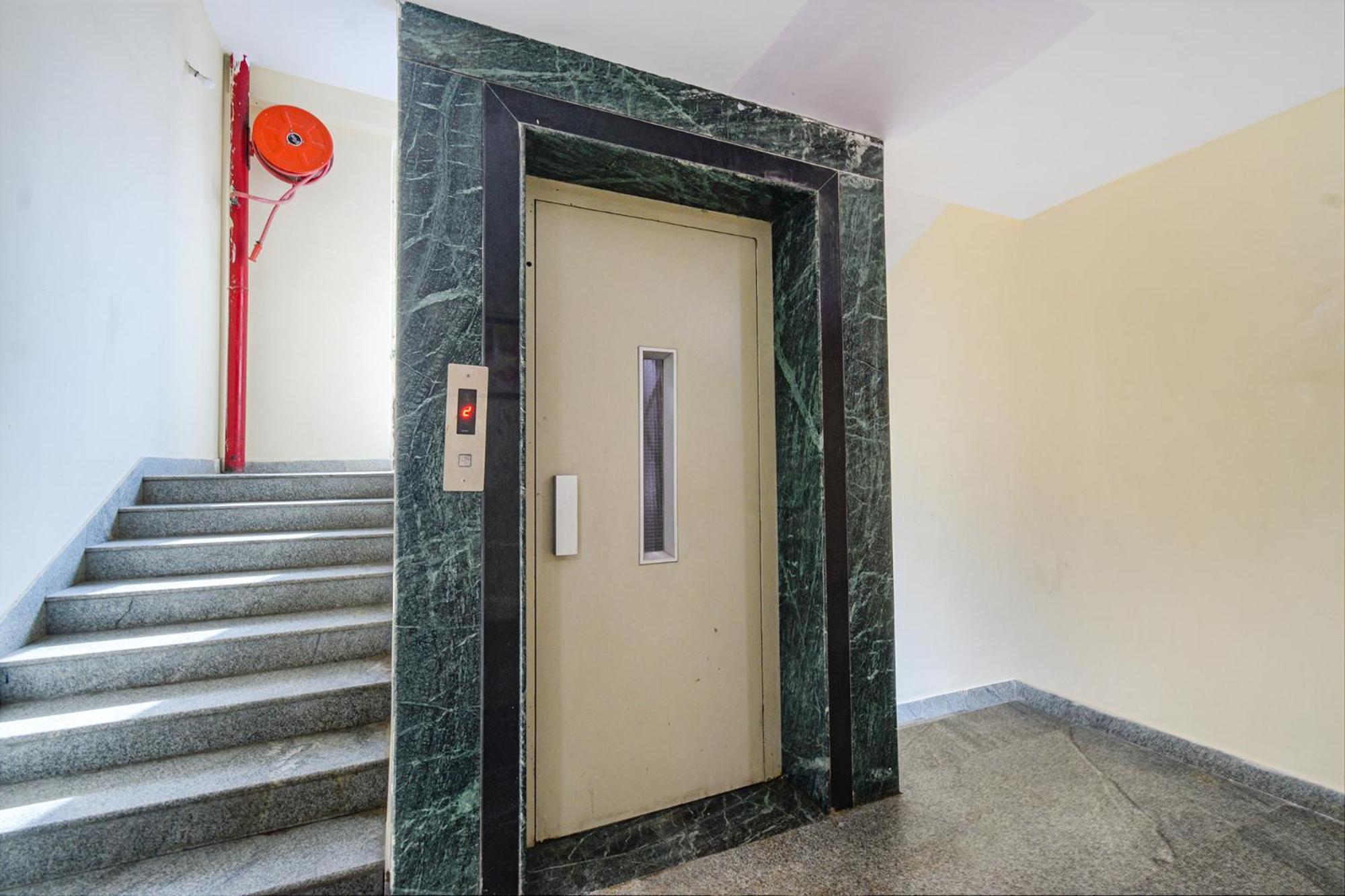 Fabhotel N Residency, Hitech City - 350M From Yashoda Hospital, Hitech City Hyderabad Bagian luar foto
