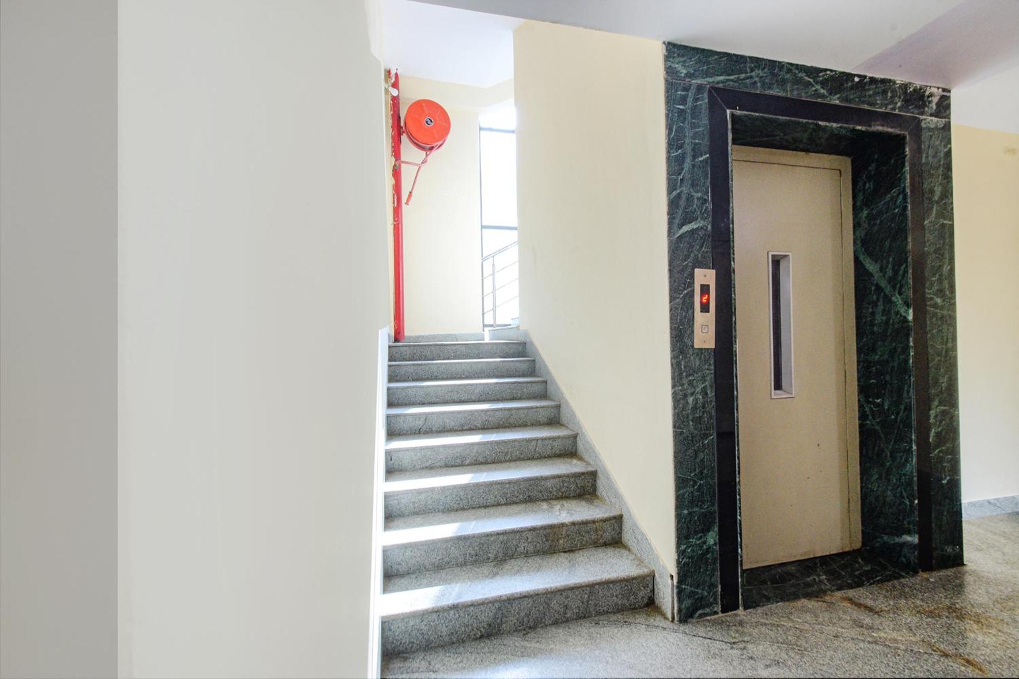 Fabhotel N Residency, Hitech City - 350M From Yashoda Hospital, Hitech City Hyderabad Bagian luar foto